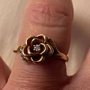 Vintage Gold flower diamond ring